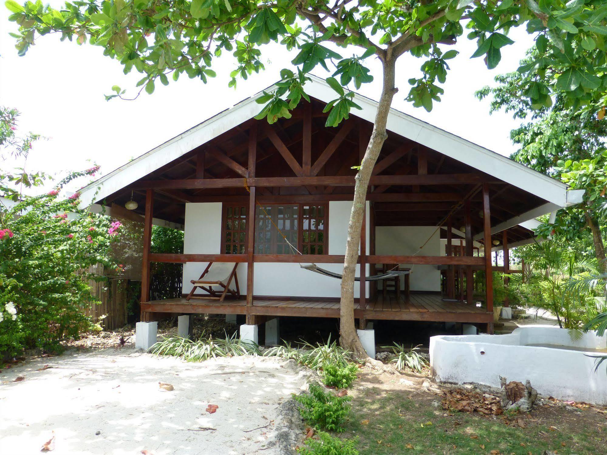 Talima Beach Villas & Dive Resort Cebu Екстериор снимка