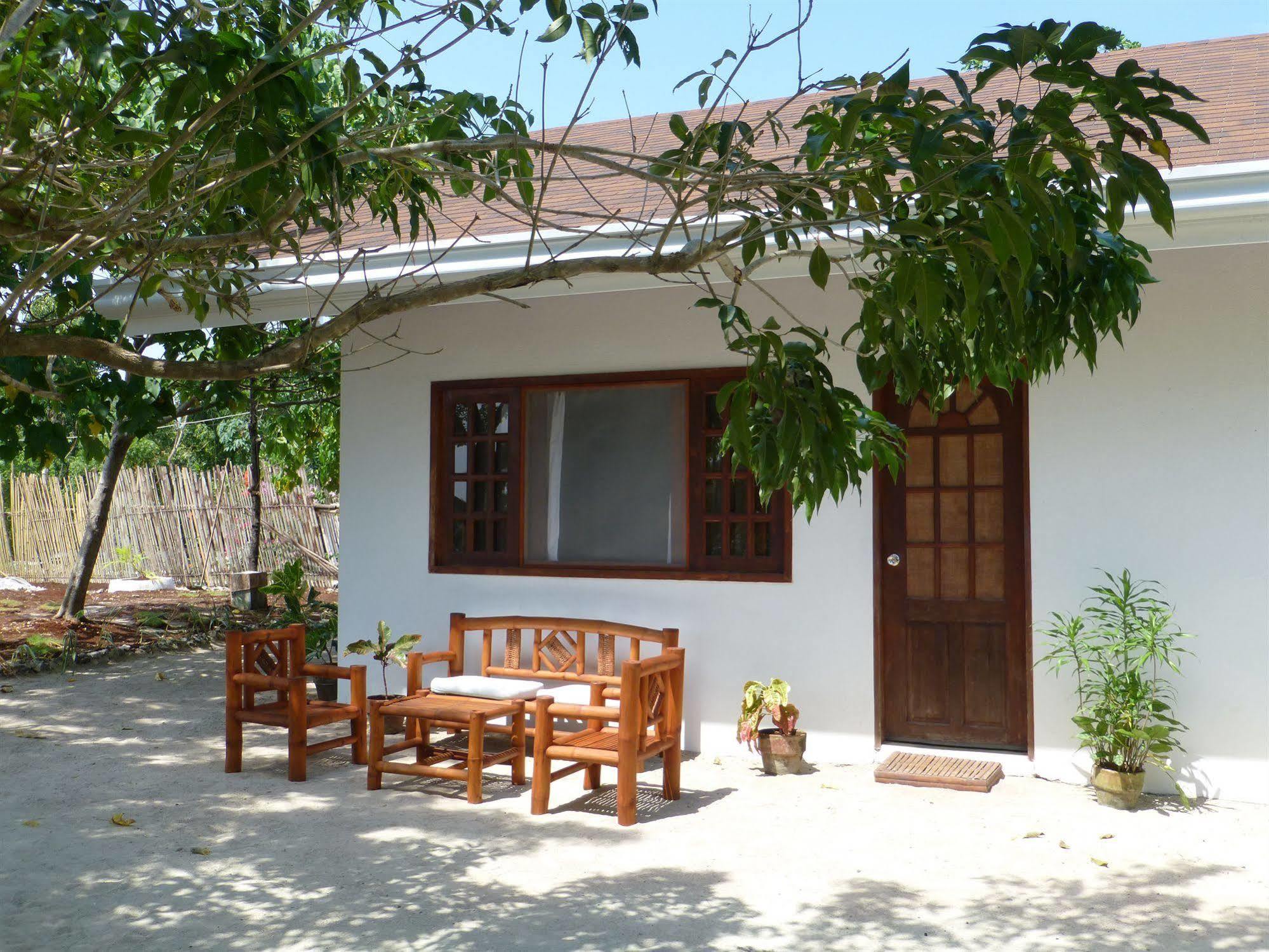 Talima Beach Villas & Dive Resort Cebu Екстериор снимка